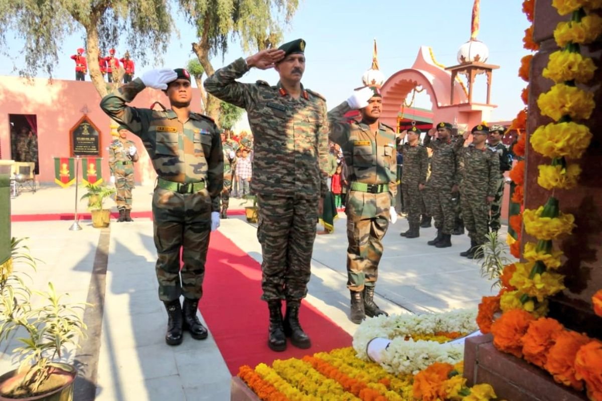 Kargil Vijay Diwas 2023 लद्दाख में पीएम मोदी ने शहीद सैनिकों को किया याद 26 जुलाई 2023